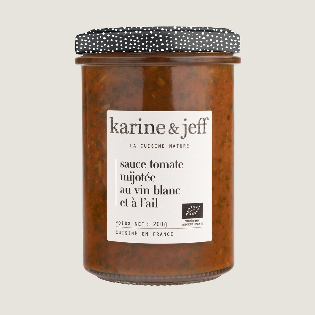 Sauce tomate mijotée au vin blanc et à l'ail, recette bio Karine & Jeff