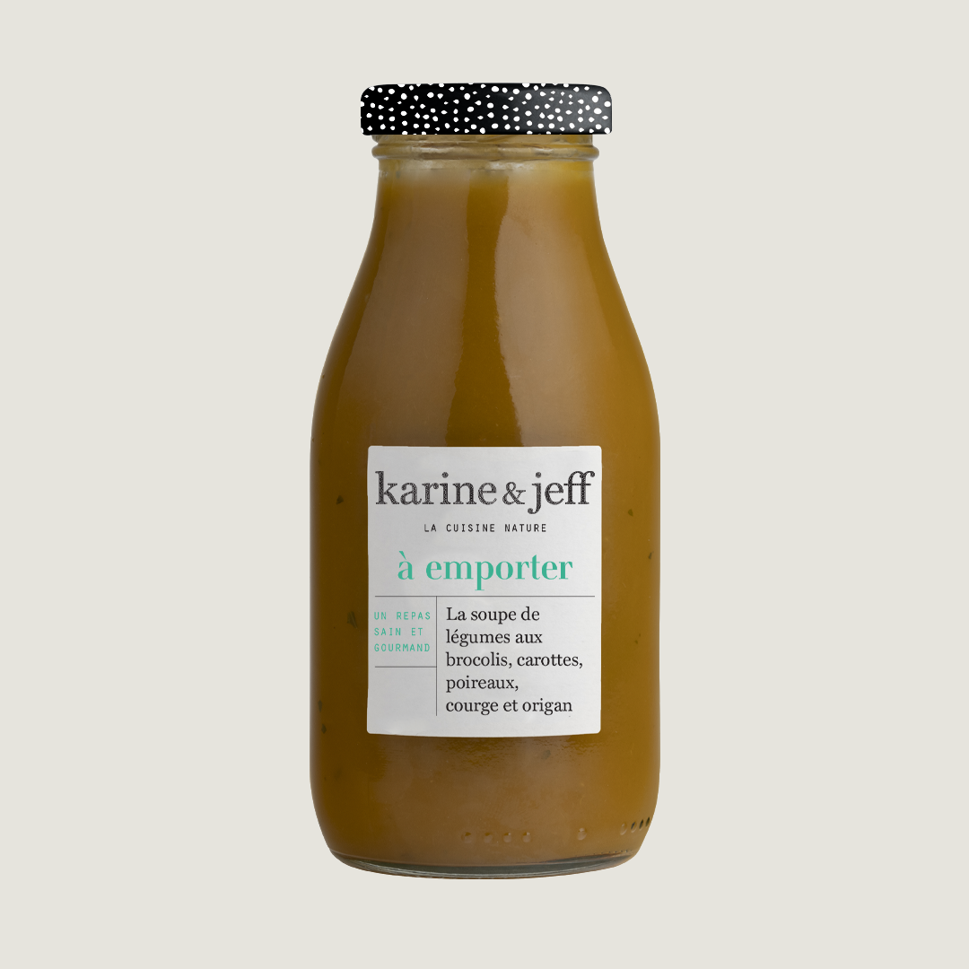 La soupe de légumes - aux brocolis, carottes, poireaux, courge et origan